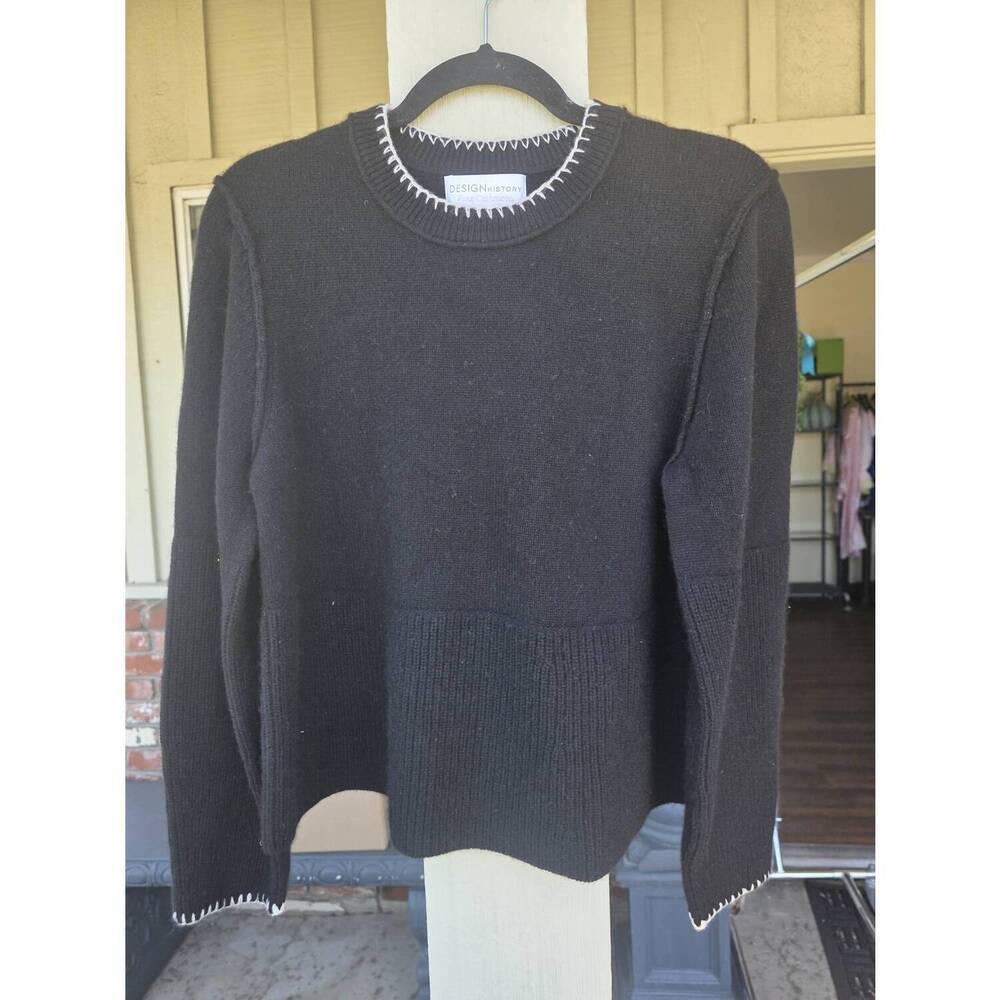 NEW DESIGN HISTORY women's crew neck sweater in black